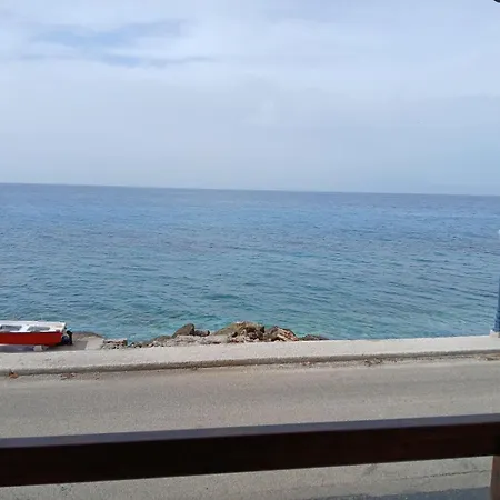 Ligia Seafront House * Λυγιά